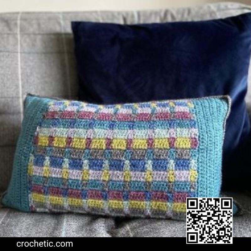 Broken Stripes Cushion - Crochet Pattern