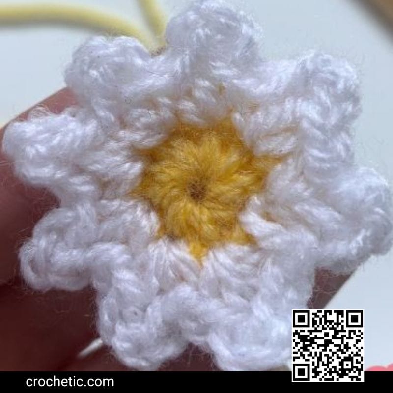 Daisy Applique - Crochet Pattern