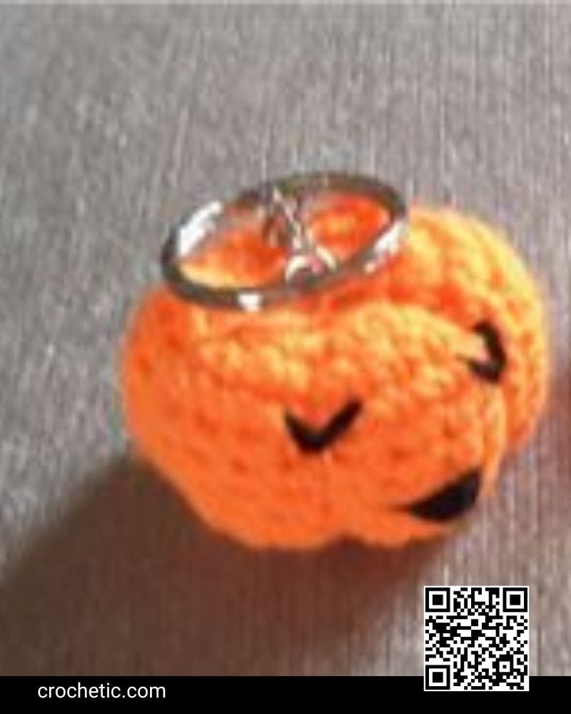 Pumpkins & Spiders Keychain - Crochet Pattern