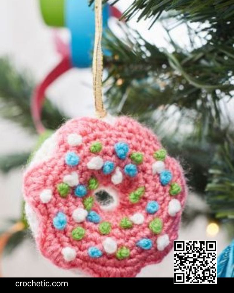 Dangling Donut Ornament - Crochet Pattern