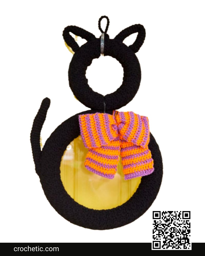 Superstitious Black Cat Wreath - Crochet Pattern