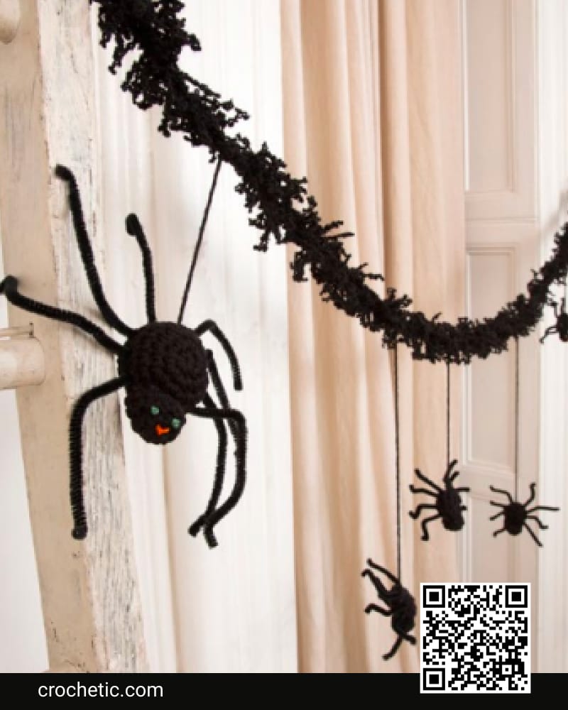 Creepy Spider Garland - Crochet Pattern