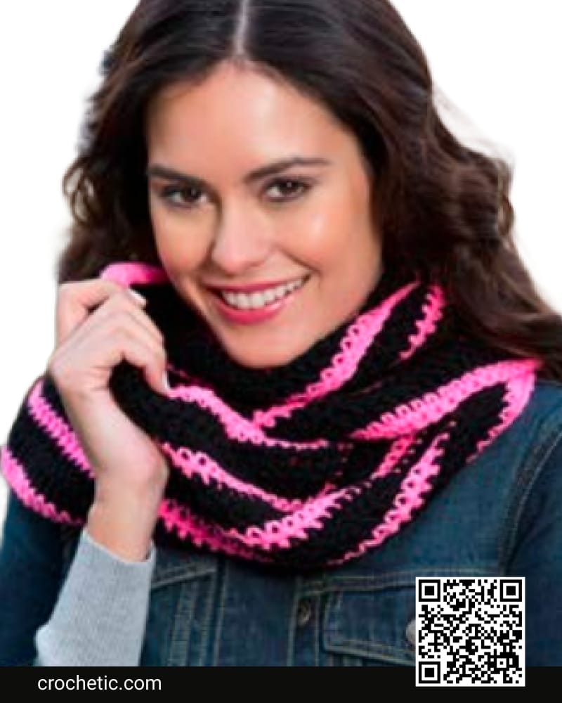 Bright Stripes Cowl - Crochet Pattern