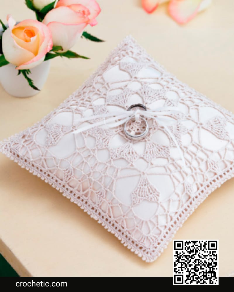 Heart’S Desire Ring Bearer Pillow - Crochet Pattern