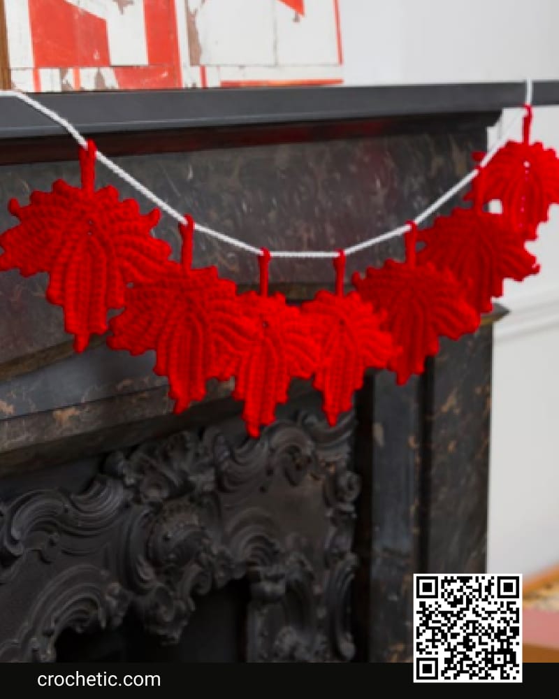 Maple Leaf Banner - Crochet Pattern