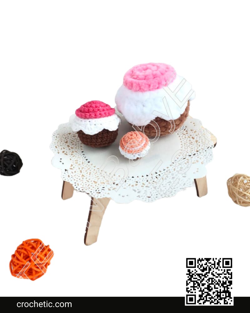 Strawberry Muffin - Crochet Pattern