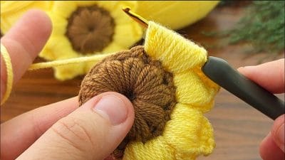  Crochet Sunflower Tutorial - Free Pattern