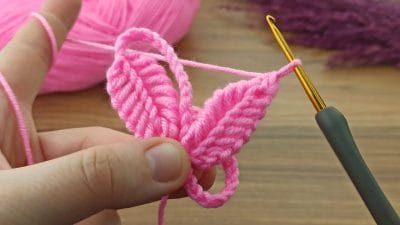 Crocheted Leaves Lined up in Rows - Free Pattern